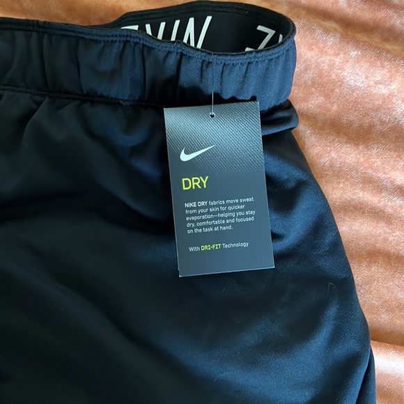NWT Nike Dri-fit shorts - Picture 4 of 4